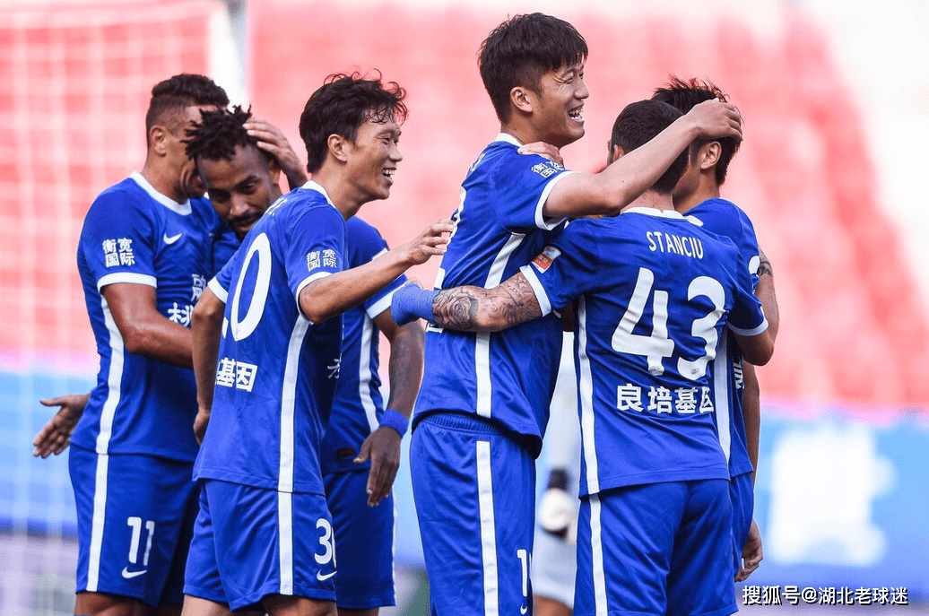 关于赛前社区盾焦点战，多特蒙德完成体检，气氛紧张，赛季目标并未改变的信息-爱游戏体育